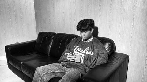 Kurt waiting for a friend